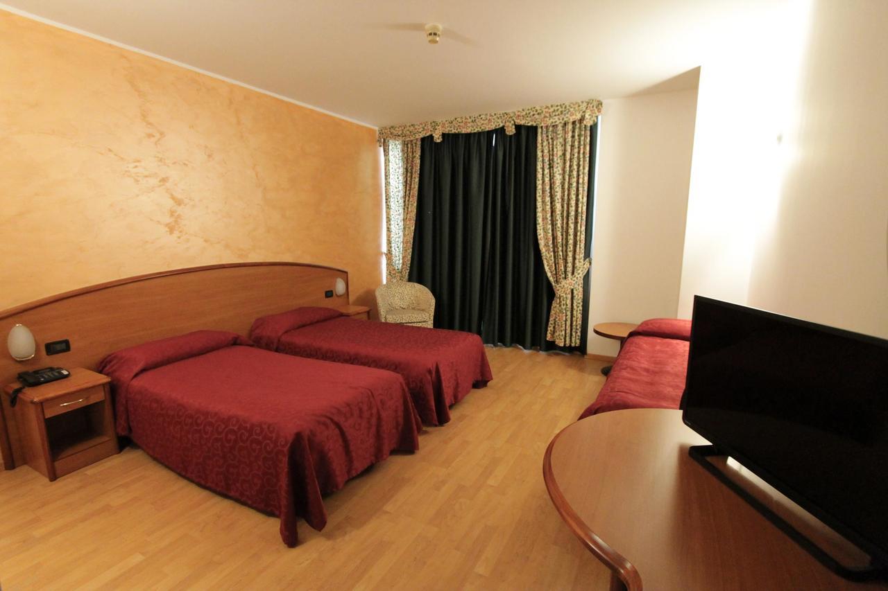 Hotel Europa Biella Ngoại thất bức ảnh